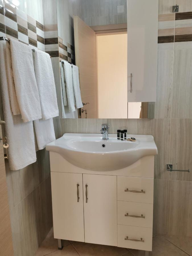Marine Apartments Venetiko Paralia Agias Foteinis Ngoại thất bức ảnh