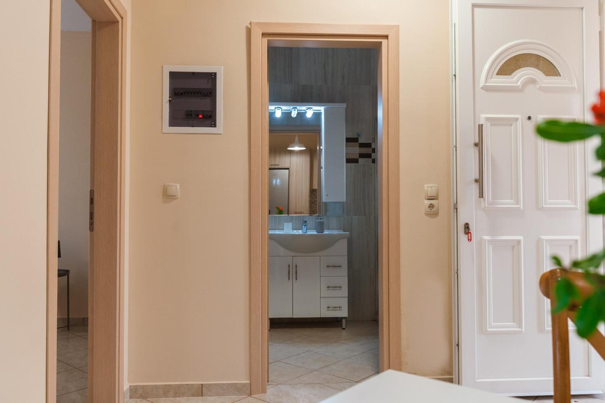 Marine Apartments Venetiko Paralia Agias Foteinis Ngoại thất bức ảnh