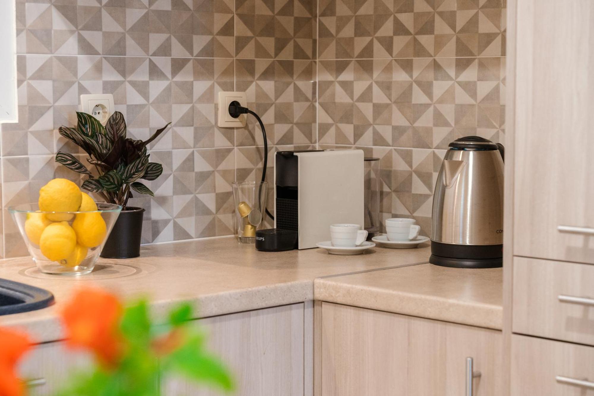 Marine Apartments Venetiko Paralia Agias Foteinis Ngoại thất bức ảnh