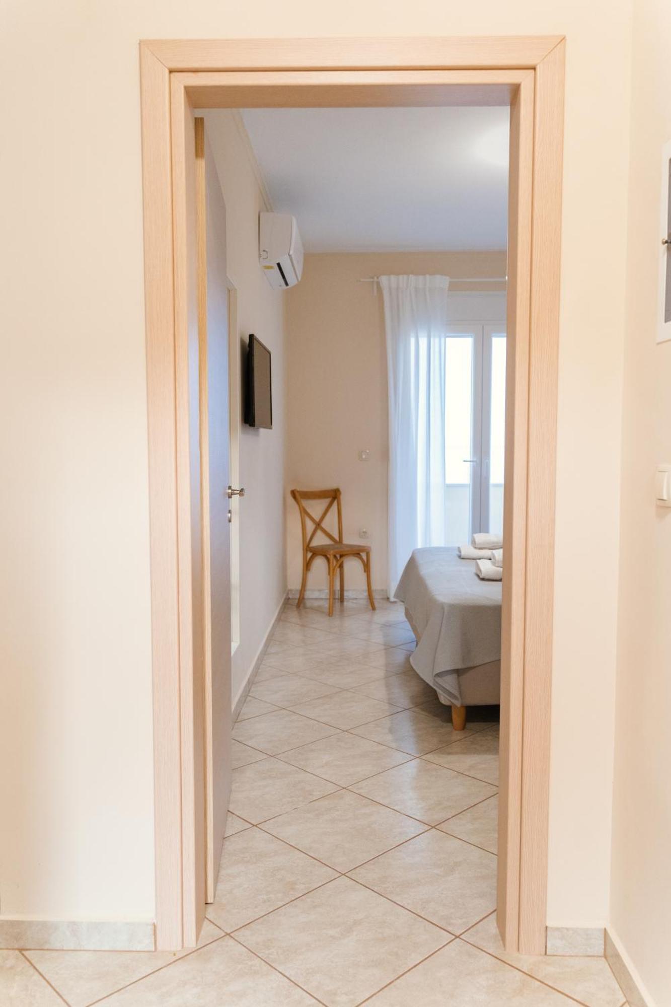 Marine Apartments Venetiko Paralia Agias Foteinis Ngoại thất bức ảnh